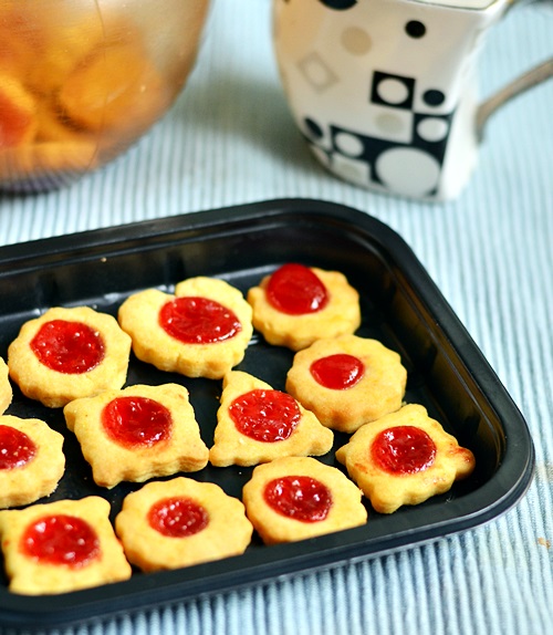 Eggless jam filled cookies