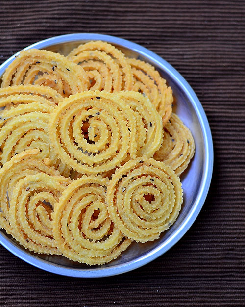 Magizhampoo murukku / Mullu murukku recipe
