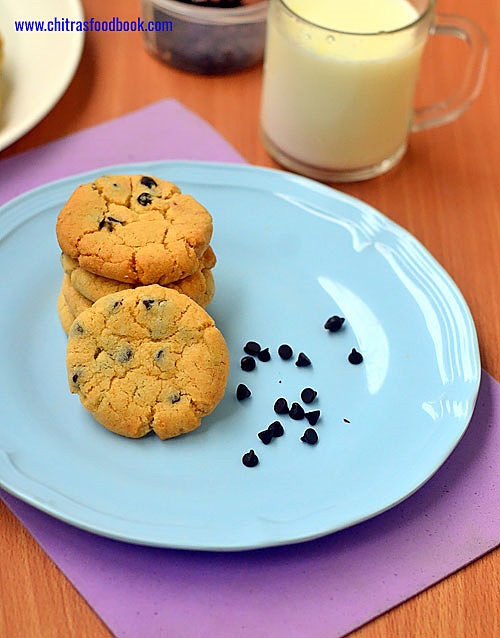 Eggless chocolate chip cookies