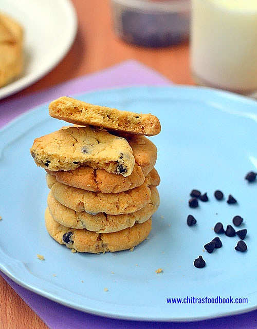 Eggless chocolate chip cookies
